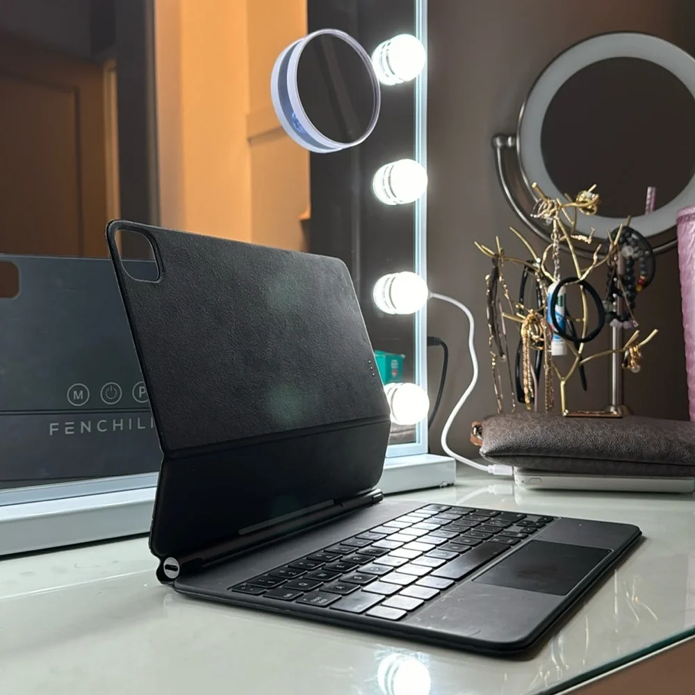 Apple iPad Pro 11inch Magic Keyboard- Black